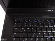 Die Lautsprecher sind seitlich der Tastatur angebracht und bieten einen passablen Sound... Die Lautsprecher sind seitlich der Tastatur angebracht und bieten einen passablen Sound...