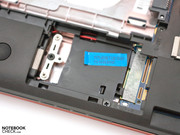 Ein Platzhalter für einen Mini PCI-Express Slot und ... Ein Platzhalter für einen Mini PCI-Express Slot und ...