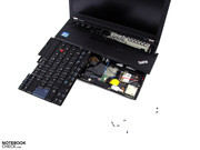 vom Inneren trennen Tastatur und Handballenablage,... vom Inneren trennen Tastatur und Handballenablage,...