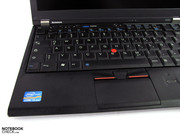 so auch das Erkennungsmerkmal roter TrackPoint so auch das Erkennungsmerkmal roter TrackPoint