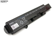 Der Geräteklasse entsprechend ist ein großer Akku (80 Wh) enthalten. Der Geräteklasse entsprechend ist ein großer Akku (80 Wh) enthalten.