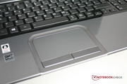 ... der bekommt ein großes und angenehmes Touchpad,...