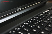 Auch die Tastatur ist gut im Gehäuse verbaut und gibt nicht nach.
