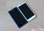 HTC 8X und Samsug Galaxy S3 im Größenvergleich HTC 8X und Samsug Galaxy S3 im Größenvergleich