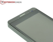 Frontkamera mit Sensorenphalanx und Lautsprecher