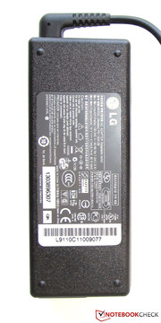 Das Netzteil des LG P420