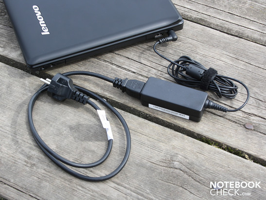 Lenovo IBM G575 M522BGE/M5229GE: Das Free-DOS Schnäppchen mit starker Laufzeit aber kleiner Leistung.