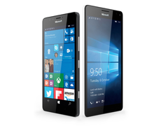 Das Lumia 950 und das Lumia 950 XL sind die ersten Windows-10-Smartphones (Bild: Microsoft)