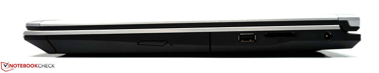 rechts: DVD-Brenner, USB 2.0, SD-Kartenleser, Strom