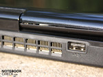 Solo-USB auf der Rückseite & Spalt am Display