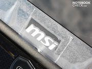 Die Oberflächen sind vornehmlich glänzend (Schutzfolie),