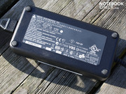 denn im Office-Betrieb hält der Akku nicht länger als zwei Stunden durch.