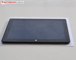 Das Gehäuse des Microsoft Surface ist hervorragend verarbeitet. Das Display ist durch Glas geschützt und perfekt ins Chassis eingepasst.