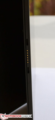 Das Microsoft Surface bietet über einen USB 2.0-Port Sticks und Festplatten Anschluss. Die beiden Lautsprecher...