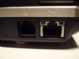 links Modem-Anschluß, rechts LAN
