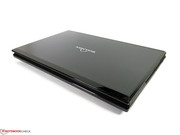 Zur Workstation wird dieses Clevo-Barebone durch eine Nvidia Quadro K3000M Grafikkarte. Zur Workstation wird dieses Clevo-Barebone durch eine Nvidia Quadro K3000M Grafikkarte.