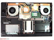 Zwei große Lüfter mit Heatpipes sorgen für ein kühles Gehäuse. Zwei große Lüfter mit Heatpipes sorgen für ein kühles Gehäuse.