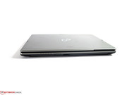 Das Äußere hat sich im Vergleich zum Vorgänger Fujitsu Lifebook T901 positiv weiterentwickelt.