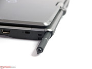Der Eingabestift lässt sich im Gehäuse versenken.