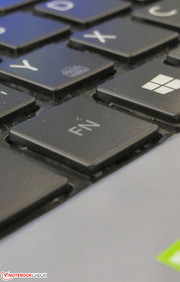 Die Tasten besitzen einen mittleren Hub.