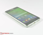 Samsung Galaxy Alpha mit 4,7"-SAMOLED-Display mit 1.280 x 720 Bildpunkten Auflösung