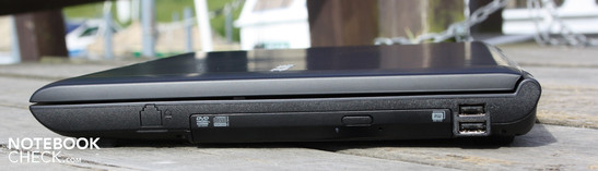 Rechte Seite: DVD-LW, 2 x USB 2.0