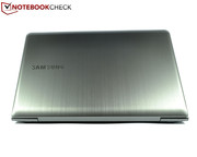 Das gebürstete Aluminium wirkt edel.