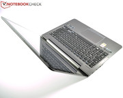 Das Display spiegelt stark.