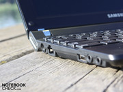 Bei den Anschlüssen gibt es nur Netbook-Schonkost. Kein HDMI und kein ExpressCard34.