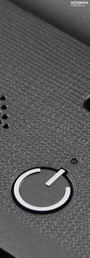 Samsung R530: Nüchterne aber schmierfreie Kunststoff-Oberflächen.