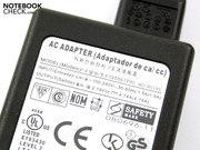 Es leistet an der Steckdose 90 Watt. Es leistet an der Steckdose 90 Watt.