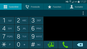 Die Telefonapp erinnert durch die vielen Kästchen etwas an Windows Phone und funktioniert sogar im Quermodus.