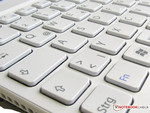 Weißes Gehäuse, weiße Tastatur