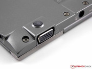 sowie einen normalen VGA-Port. Clever erscheint uns