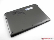 Die Unterseite der Base Unit ist eine homogene Fläche ohne Wartungsklappen.