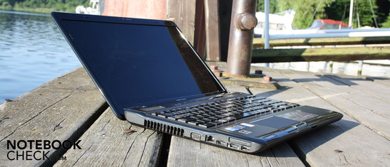 Toshiba Satellite A660-151: Kleiner Spiele-Einsteiger mit gutem Klang und feedbackstarken Eingabegeräten Toshiba Satellite A660-151: Kleiner Spiele-Einsteiger mit gutem Klang und feedbackstarken Eingabegeräten
