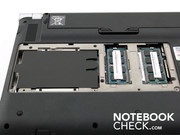 Eine Klappe erlaubt das Auswechseln von HDD und RAM.
