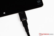 Unterseite: USB-2.0-Adapter + USB-Kabel
