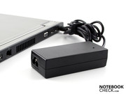 Das Netzteil ist deutlich höher als das Chassis.