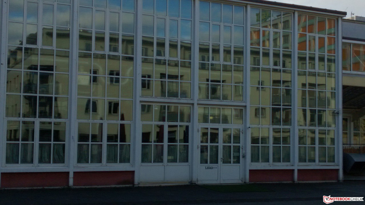 Nokia Lumia 920: 8,7 Megapixel (50 %, 1.278 x 720 Pixel)