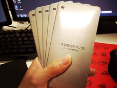 Xiaomi Mi 4: Einladung zur Vorstellung am 22. Juli auf Metallplatte
