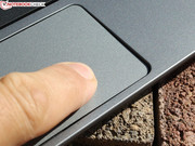 mit einem modernen Click-Pad (ohne separate Maustasten).