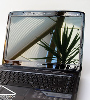 Die Bilder die auf dem verbauten Display dargestellt werden überzeugen mit satten und kräftigen Farben. Leider ist das CrystalBrite LCD sehr stark spiegelnd, so dass Einsätze im Freien nur bedingt möglich sind.
