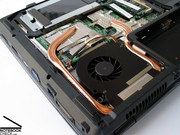 Die ganzen Heatpipes sind dabei nur sehr schwer zu übersehen und sind mittlerweile Standard und in fast allen Notebooks vorzufinden.