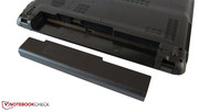 Ohne Akku wiegt das Notebook rund 300 Gramm weniger. Ohne Akku wiegt das Notebook rund 300 Gramm weniger.