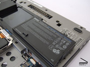 ...maximal leistet er jedoch lediglich 42 Wattstunden. Ein stärkeres Modell gibt es gegen Aufpreis. Dell Latitude D430 Image