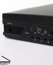 Überaus benutzerfreundlich am Gerät angeordnet findet man etwa einen HDMI Port, einen Firewire 1394b Anschluss, einen optischen TOSlink Soundausgang oder aber auch einen Antennenanschluss für den optional erhältlichen DVB-T Tuner. Überaus benutzerfreundlich am Gerät angeordnet findet man etwa einen HDMI Port, einen Firewire 1394b Anschluss, einen optischen TOSlink Soundausgang oder aber auch einen Antennenanschluss für den optional erhältlichen DVB-T Tuner.