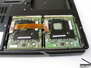So kann das m17x mit Intel CPUs bis hin zur Core 2 Extreme X9000 CPU mit 2.8 GHz und hinsichtlich Grafik mit zwei Geforce 8800M GTX Karten von nVIDIA ausgestattet werden. So kann das m17x mit Intel CPUs bis hin zur Core 2 Extreme X9000 CPU mit 2.8 GHz und hinsichtlich Grafik mit zwei Geforce 8800M GTX Karten von nVIDIA ausgestattet werden.
