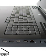 Die Tastatur zeigt nahezu das selbe Layout wie beim m15x. Dies trifft auch für das eher weiche Tippgefühl mit deutlichem Druckpunkt zu. Die Tastatur zeigt nahezu das selbe Layout wie beim m15x. Dies trifft auch für das eher weiche Tippgefühl mit deutlichem Druckpunkt zu.