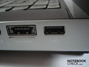 eSATA/USB 2.0-Kombo und USB 2.0 auf der rechten Seite